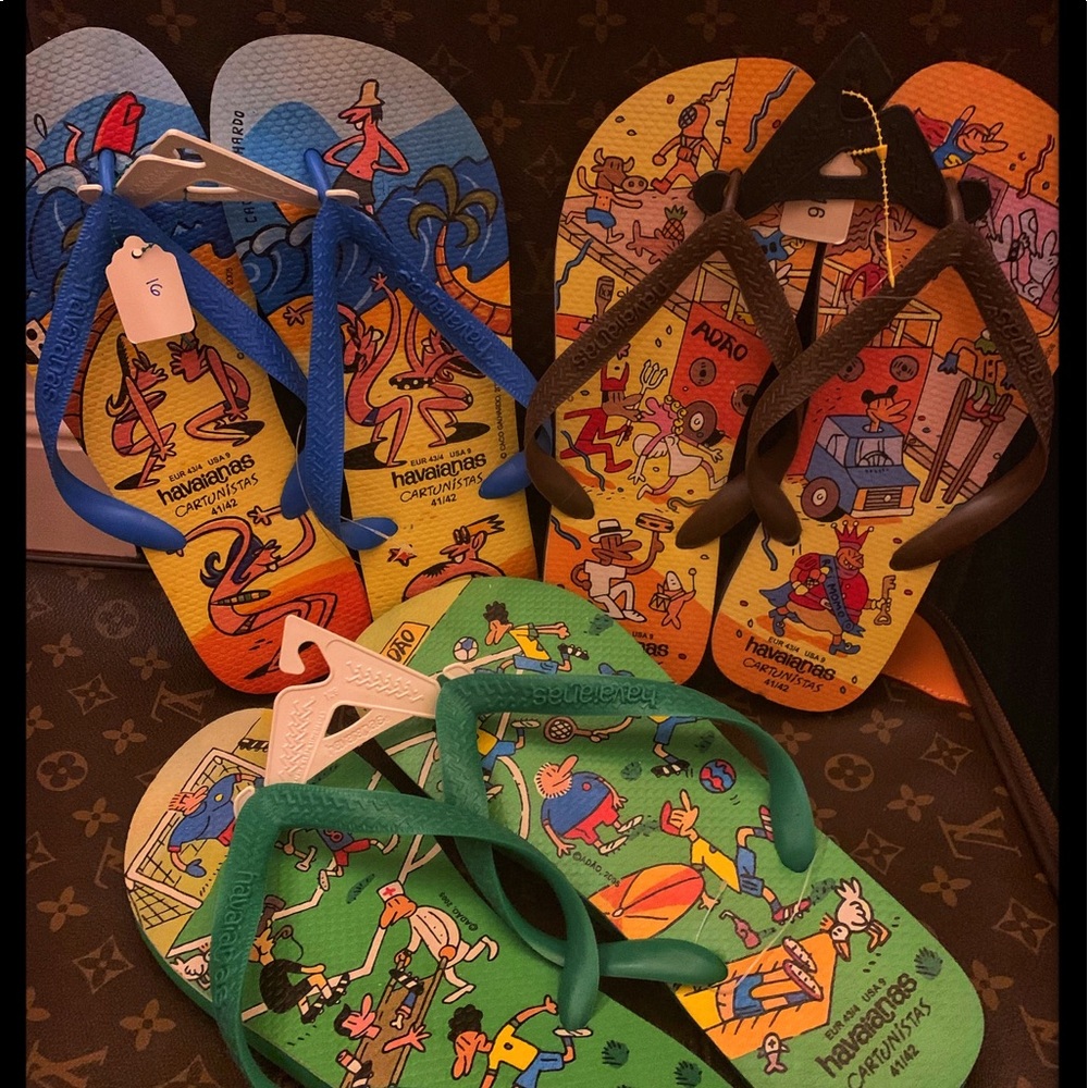 Havaiana’s Cartunistas Size 9 or 41/42-3 pairs